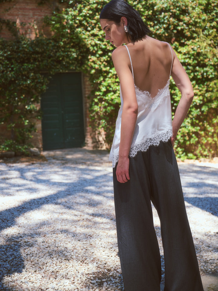 Amina silk top whit lace trim