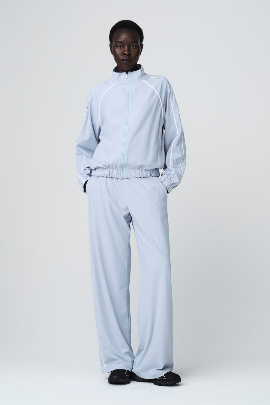 AntinyP structure tech jersey pants