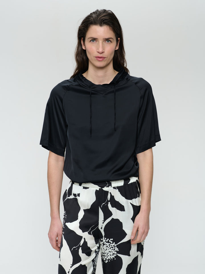 Gia stretch viscose top | Black