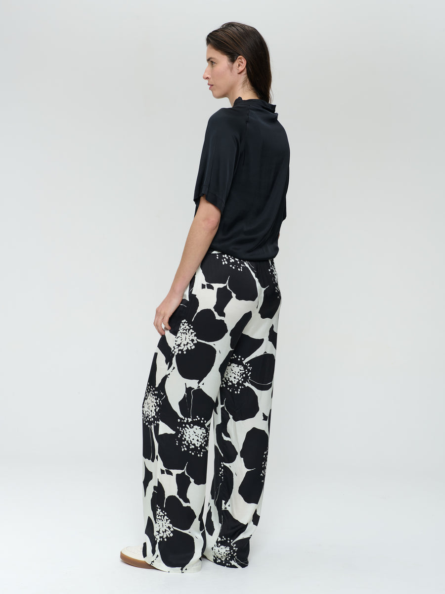Gia stretch viscose top | Black