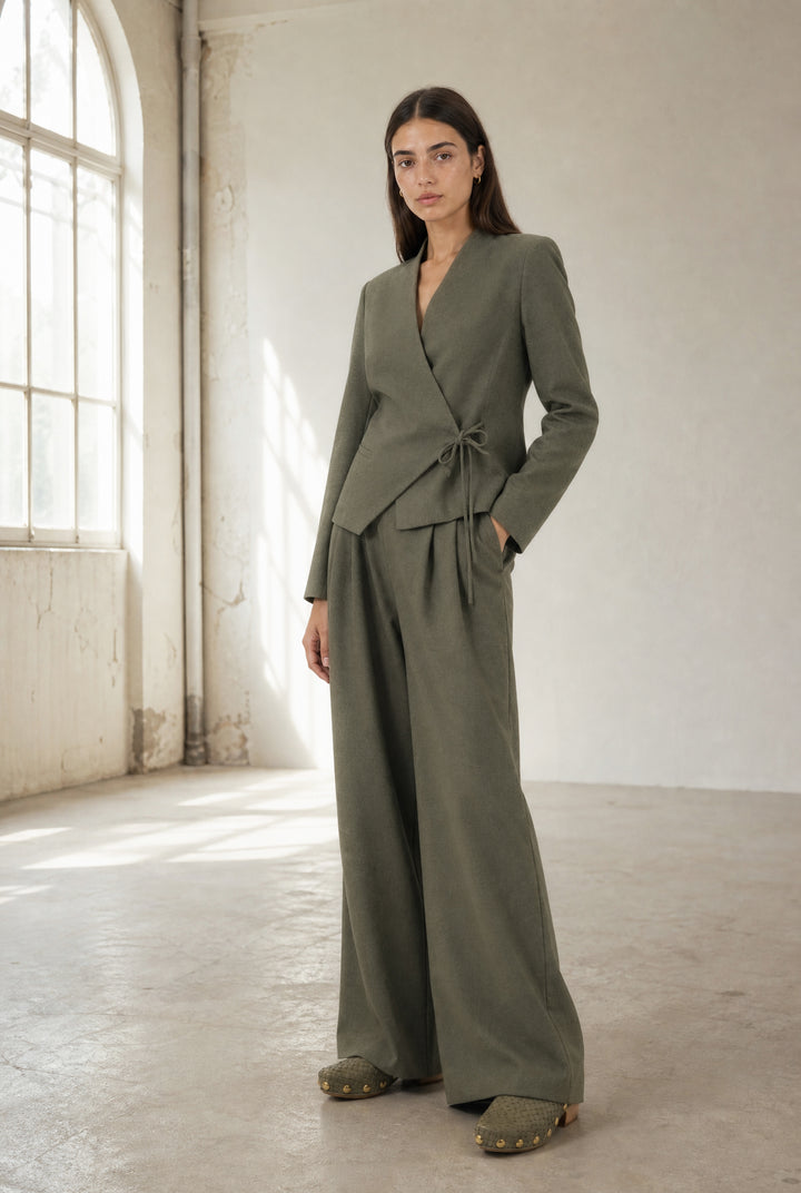 Lean wide-leg pants