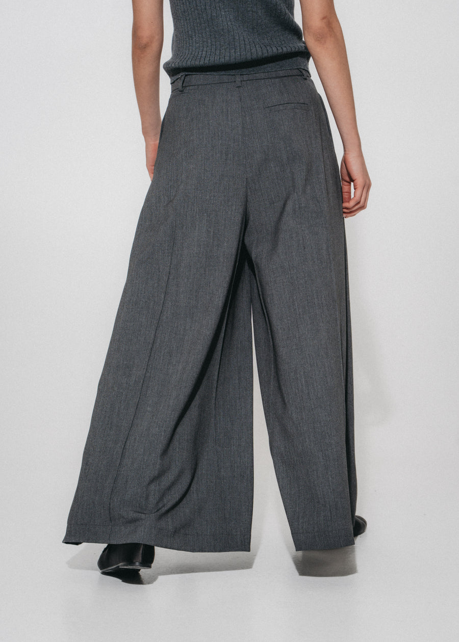 Coco pleated viscose pants