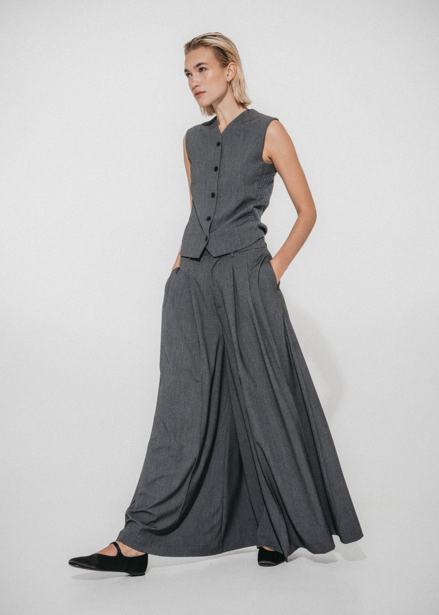 Oda back knitted viscose vest