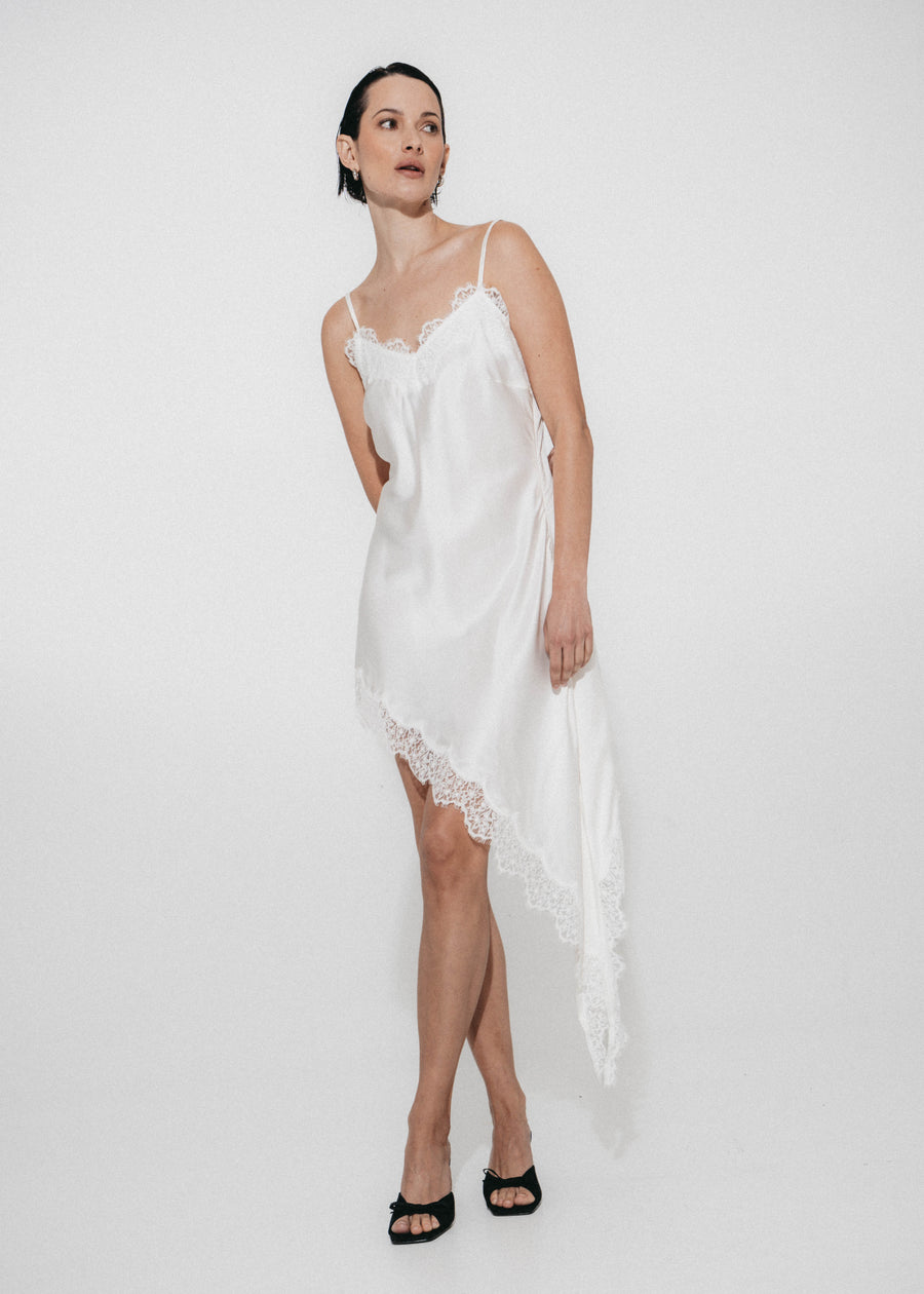 Zenia silk top whit lace trim