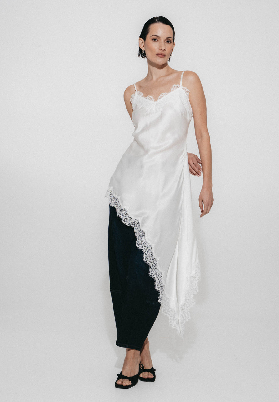 Zenia silk top whit lace trim