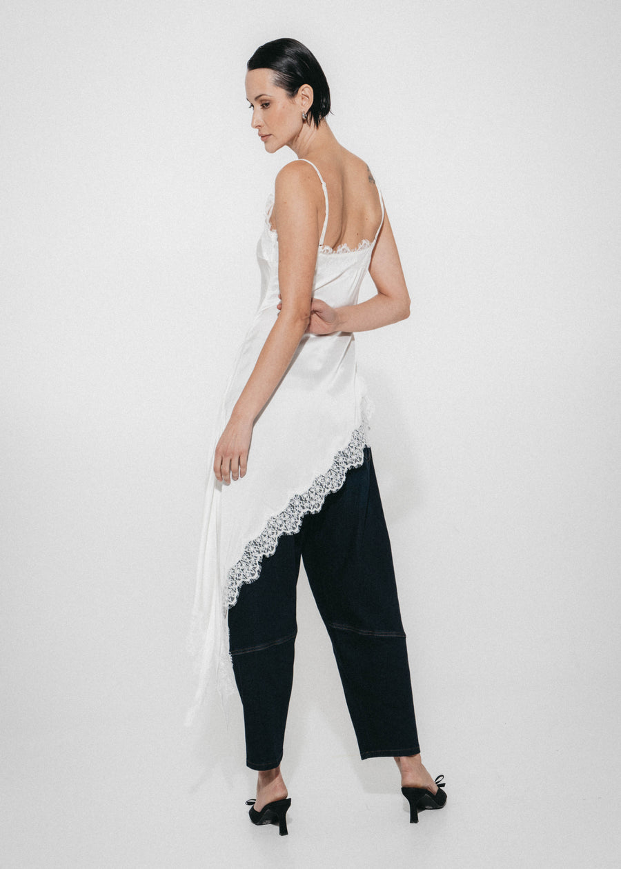 Zenia silk top whit lace trim
